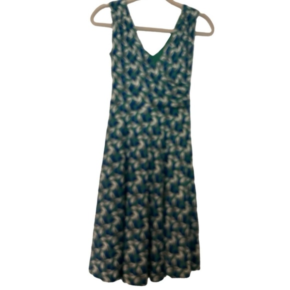 BODIN dress Faux wrap draped  bodice.Rouching in the back.  Full skirt. Lined - Picture 2 of 10